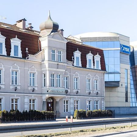 Hotel Diamond W Bialym Dworku Rahmel Exterior foto