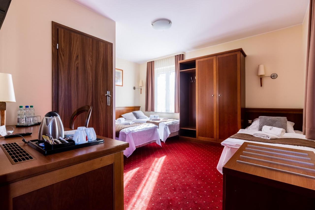 Hotel Diamond W Bialym Dworku Rahmel Exterior foto