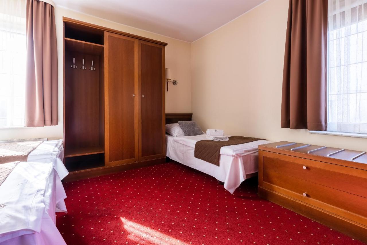 Hotel Diamond W Bialym Dworku Rahmel Exterior foto
